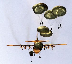 c130_paratroopers1_b